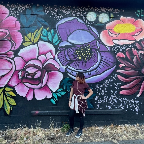 Meet your Posher, Terra - Picture 1 of 1